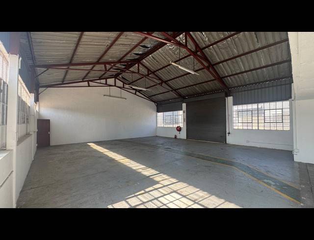 266M² WAREHOUSE TO LET IN WYNBERG